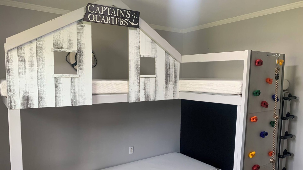 Sloans Valley House | Captain's Quarters