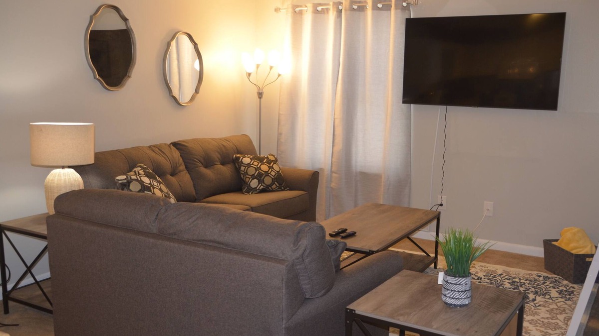 Daleville Apartment | Captain's Quarters