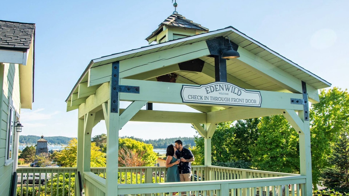 Lopez Island House | ~Captain's Walk~ Gorgeous Seaside Views + King Bed {No Cleaning Fees}