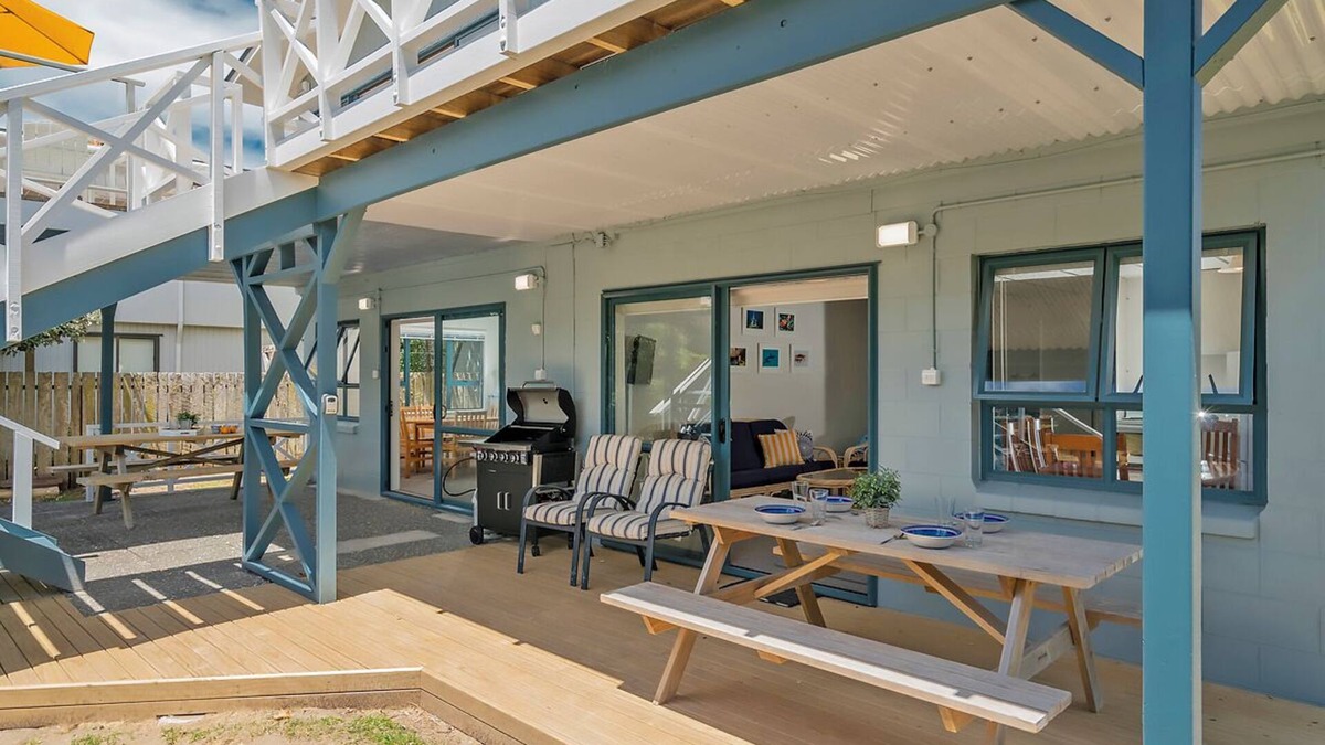 Cooks Beach Cottage | Captains Bach at Cooks - Downstairs Holiday Unit
