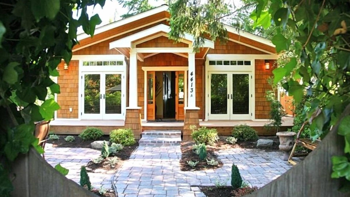 Greenbank House | Captains Cabin Waterfront Home