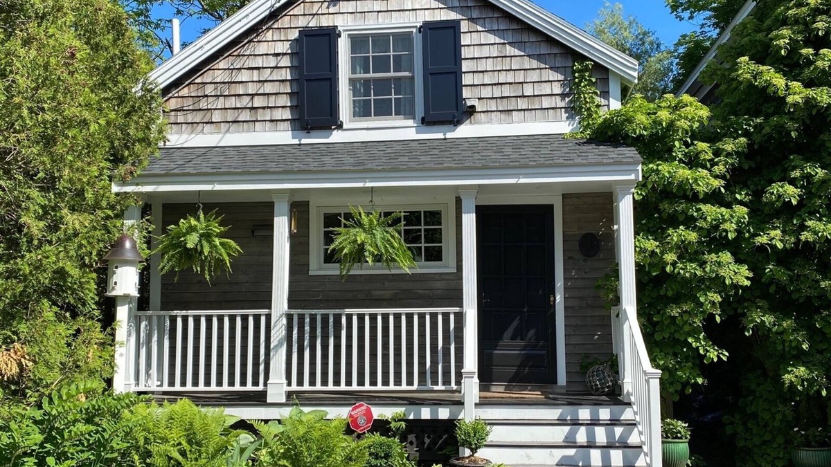 Camden Cabin | CAPTAINS COTTAGE- Town of Camden
