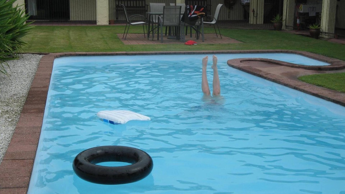 Cambridge Hotel | Captains Quarters Motor Inn