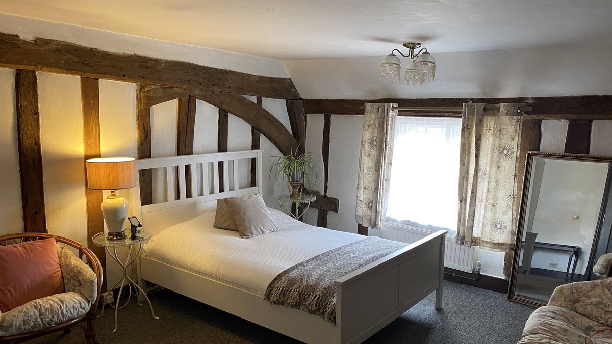 Newmarket Apartment | Captivating 1-Bed Apartment in Newmarket