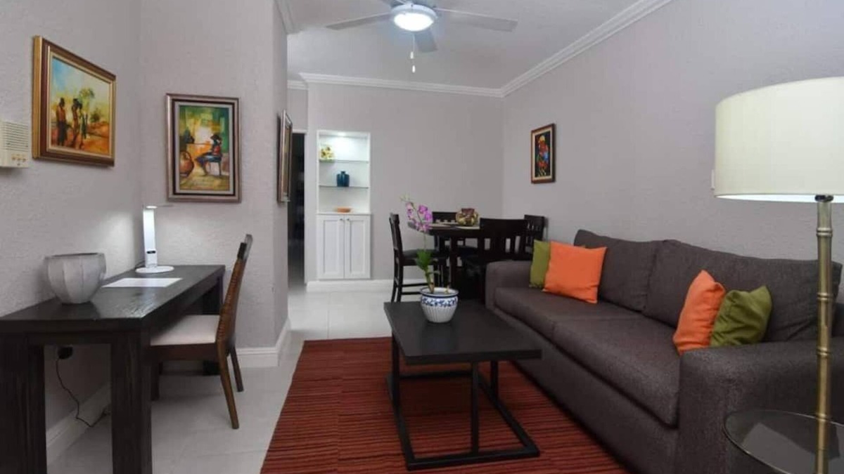 Saint Andrew Apartment | Captivating 1-Bed Ravinia Apartment in Kingston