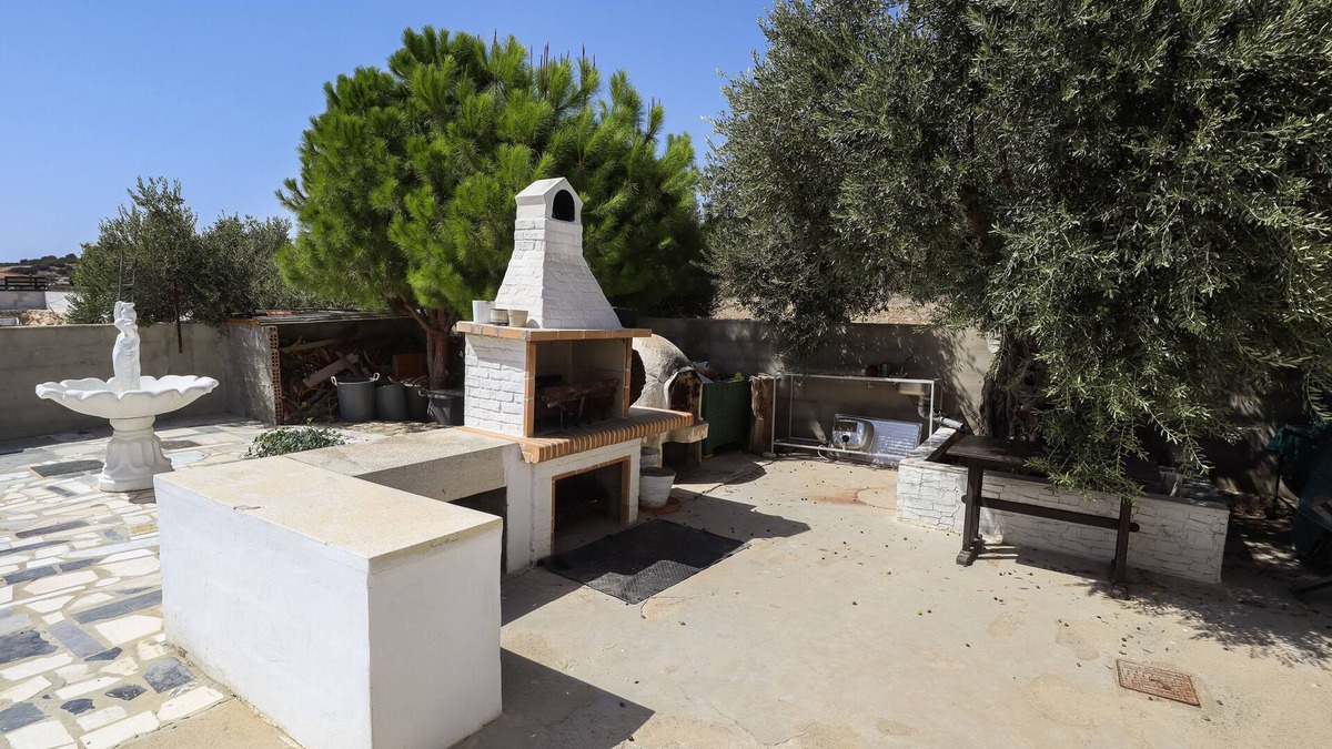 Agios Theodoros House | Captivating 2-bed House