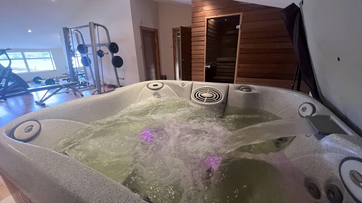 Motherwell Apartment | Captivating 2 Bed Apartment in Newhouse