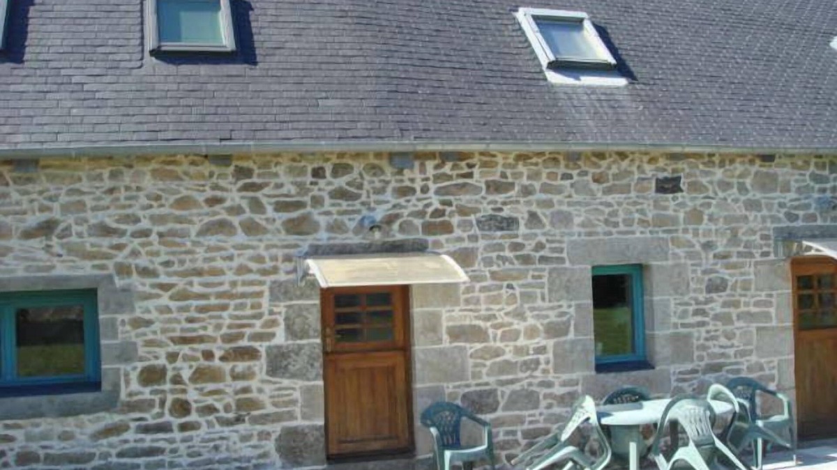 Kerien House | Captivating 2-Bed House with log burner in Kerien
