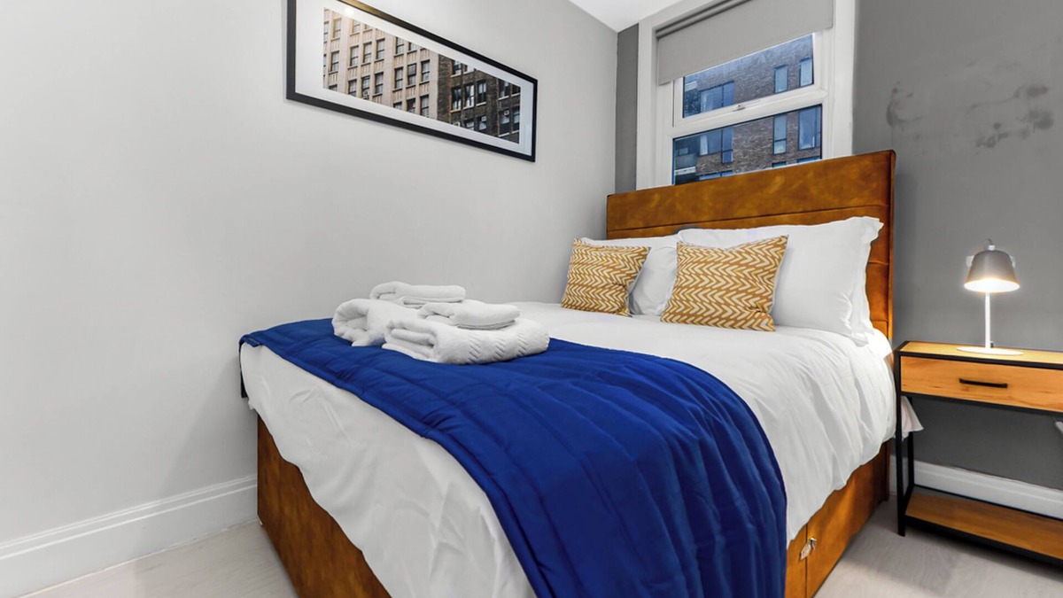 Camberwell Green Apartment | Captivating 2-bedroom Flat in London