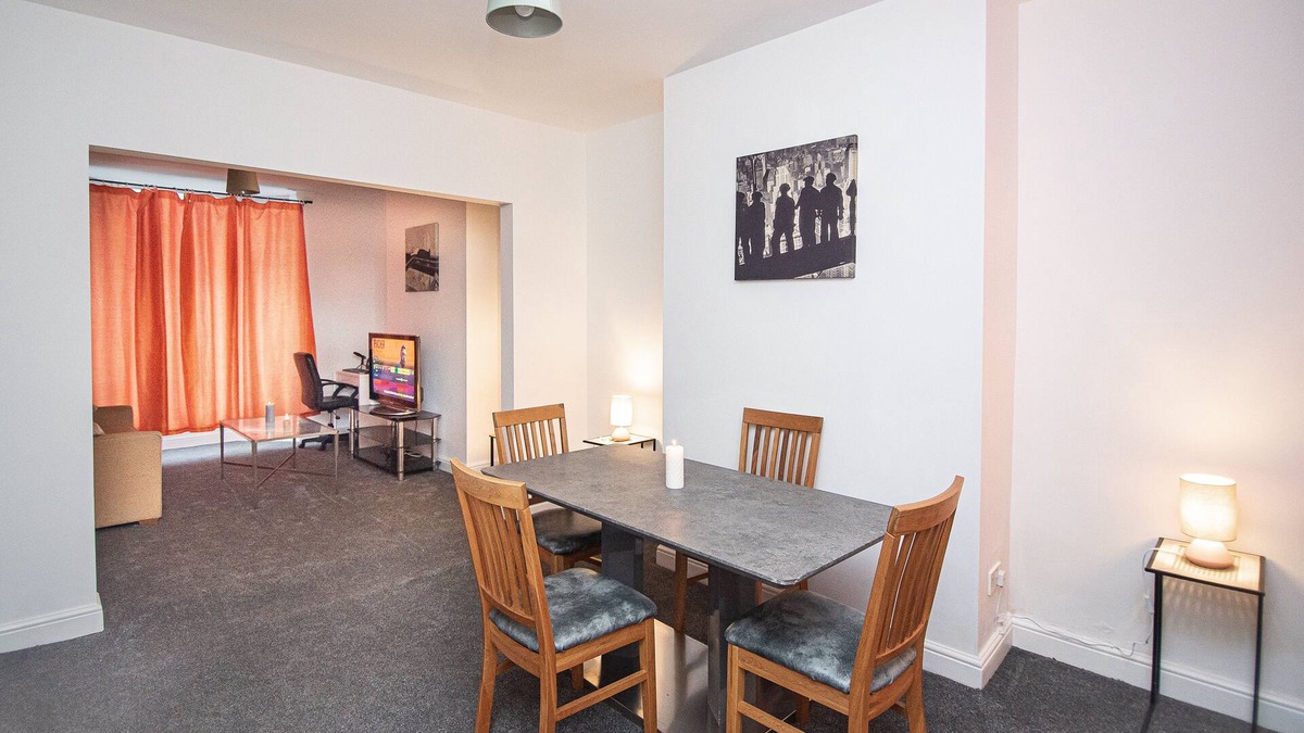 Doncaster House | Captivating 3-Bed House in Doncaster is a recently renovated house.