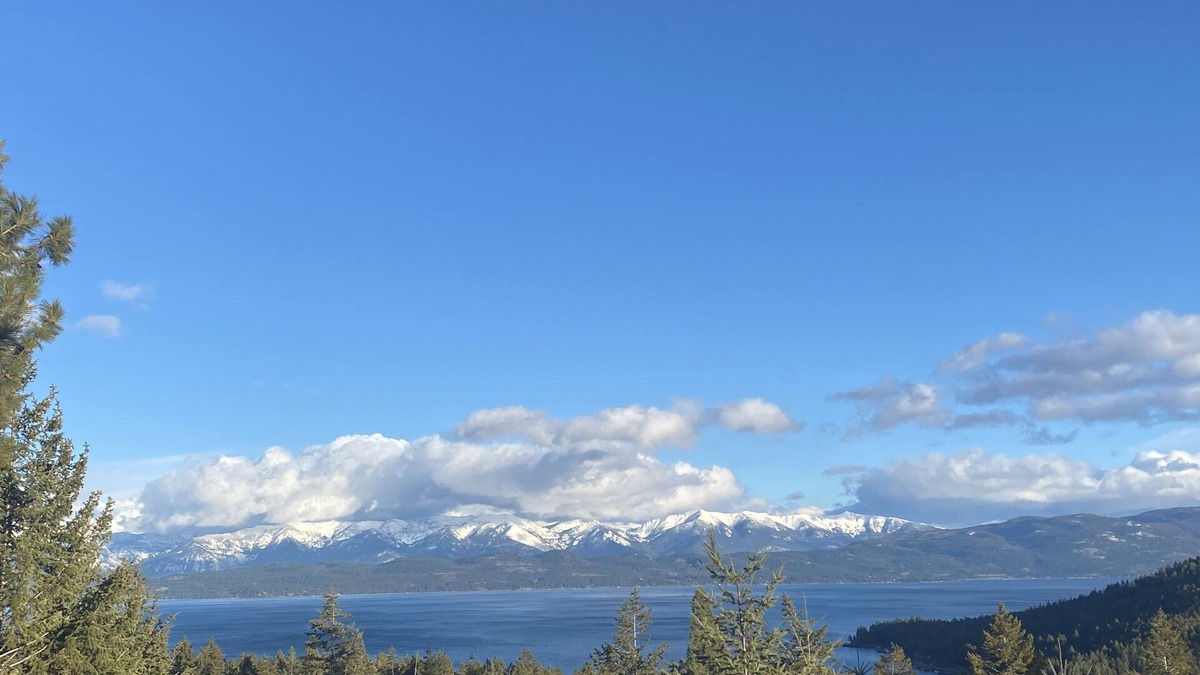 Lakeside House | Captivating Flathead Lake Views 6 bd 3.5 bath