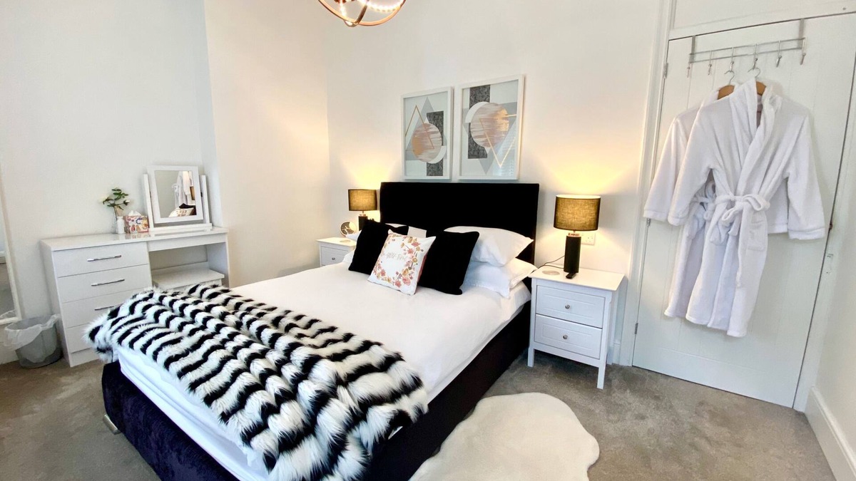 Abercwmboi House | Captivating House in Aberdare sleeps 6 near Brecon