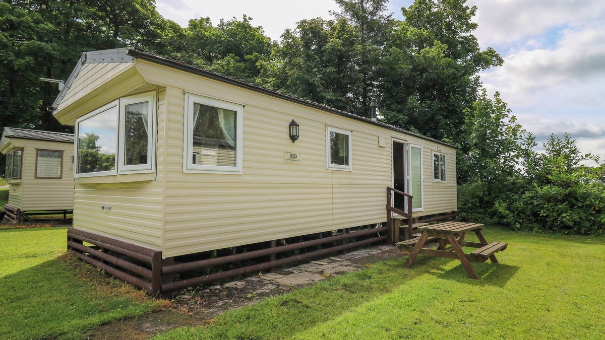 Ludchurch Cottage | CARAVAN 2 AT BLACKMOOR FARM, pet friendly, with a garden in Tenby