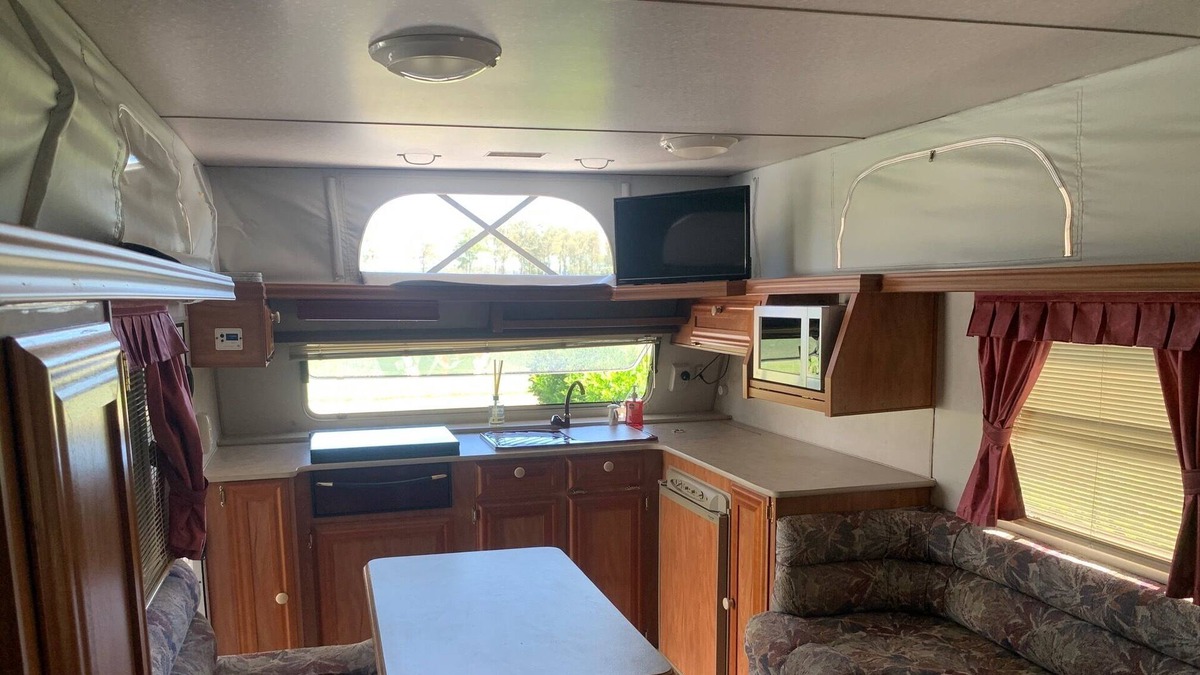 Kia Ora House | Caravan in Peaceful Park