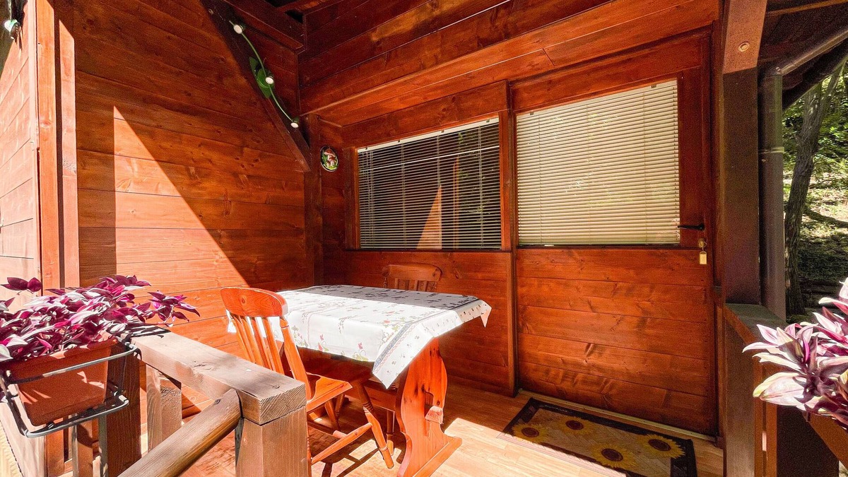 Palazzuolo sul Senio RV Rental | Caravan "Le Sorgenti - Chalet 12" with Mountain View & Private Garden