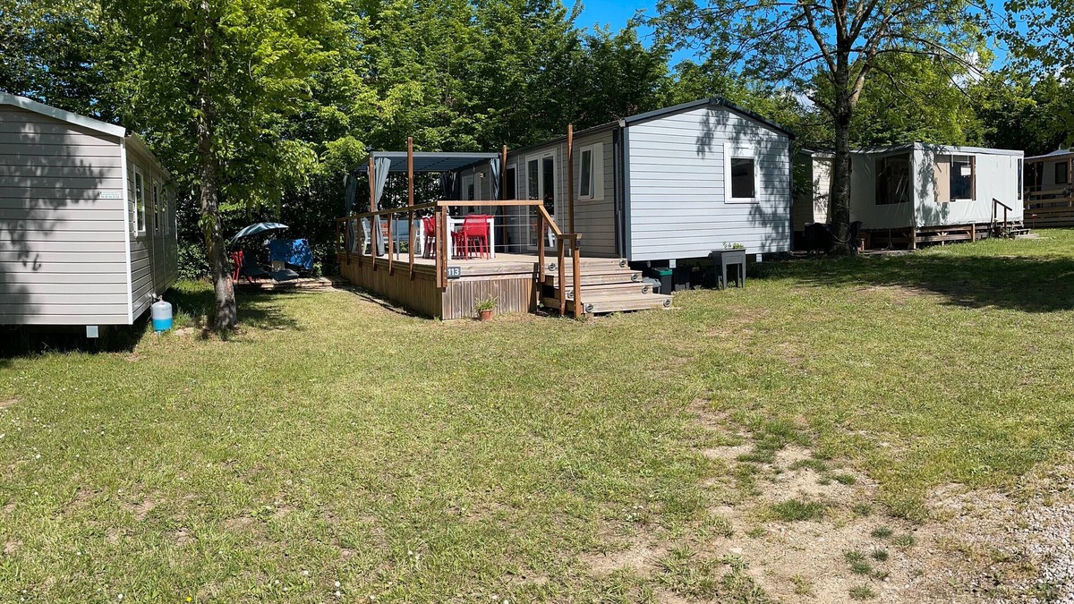 Thonon-les-Bains RV Rental | Caravan 'Les Bord Du Lac Leman' with Lake View, Shared Terrace and Private Garden