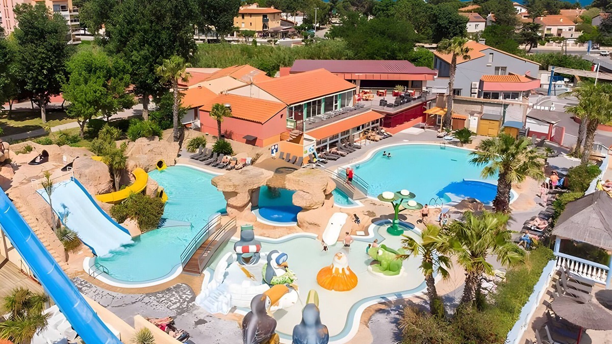 Plage d'Argeles RV Rental | Caravan 'Mobil-Home' with Shared Pool and Private Terrace