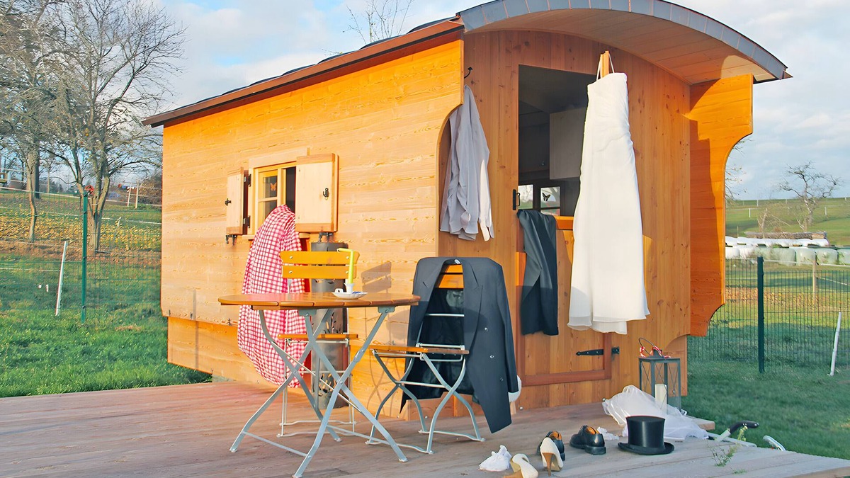 Pfalzgrafenweiler House | Caravan 'Schäferwagen' with Private Terrace and Shared Garden