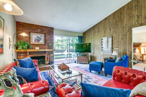 Carbondale Apartment | Carbondale Condo with Balcony and On-Site Fly Fishing!