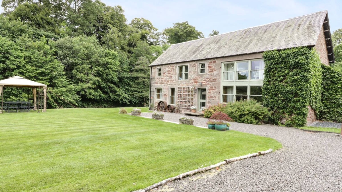 Murthill Cottage | CARDEAN MILL, pet friendly, character holiday cottage in Blairgowrie