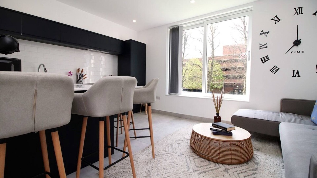 Gabalfa Apartment | Cardiff Retreat 3BR with Netflix & High-Speed Wifi