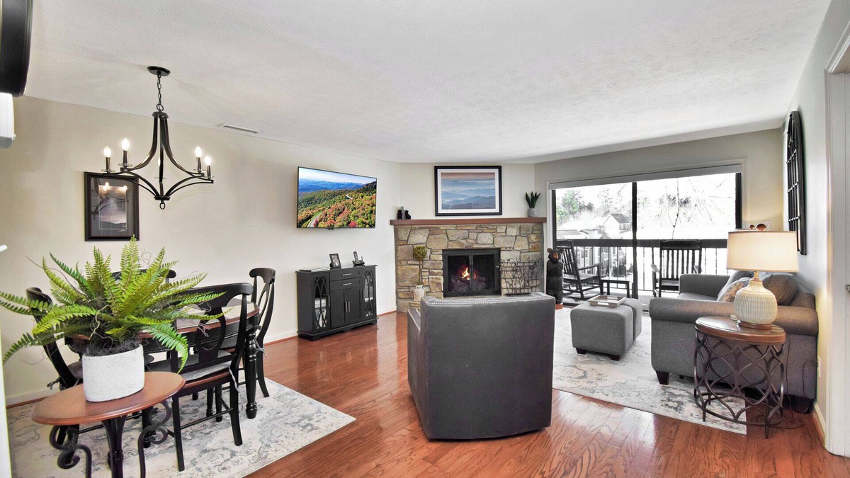 Blowing Rock Condo | Cardinal 202 | Fireplace, Restaurant, Pool, Spa