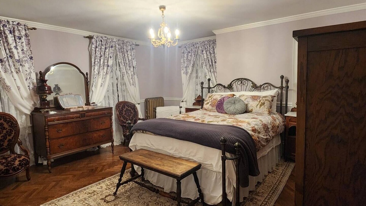 Montgomery House | Cardinal Farm-The Wren Room