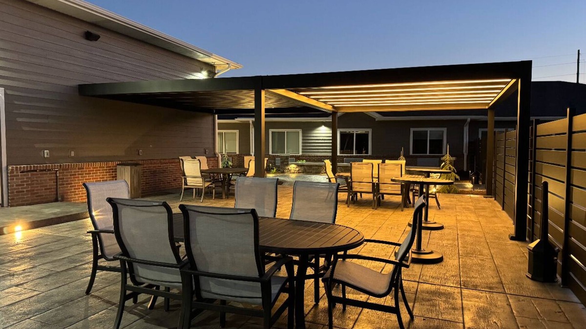 Albion Hotel | Cardinal Inn & Event Center