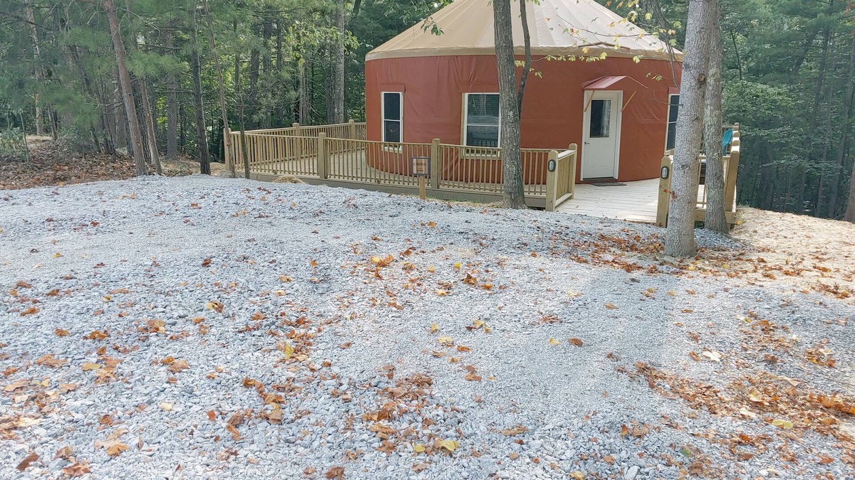 Glen Lyn Cabin | Cardinal Yurt at Kairos Resort