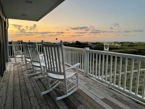 Shell Island House | Cardwell by Bryant Real Estate