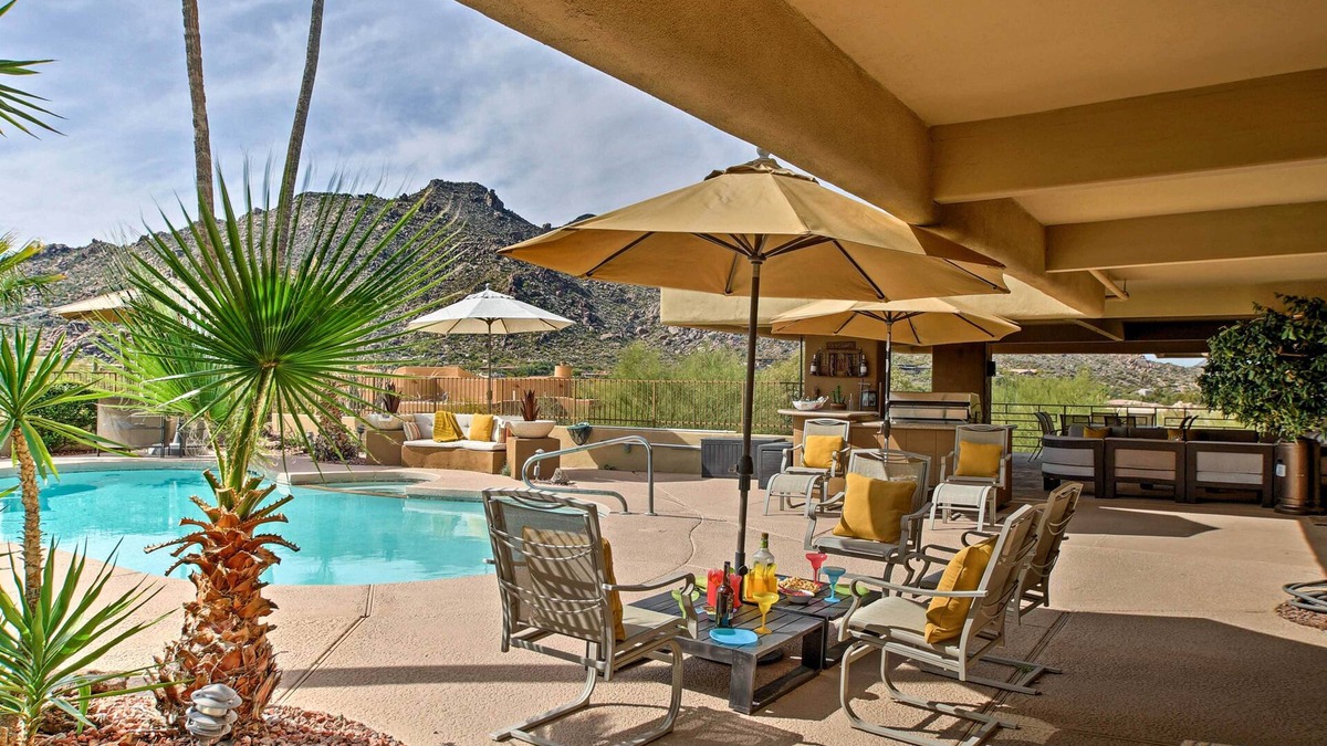 Carefree House | Carefree Casita w/Outdoor Pool & Mountain View!