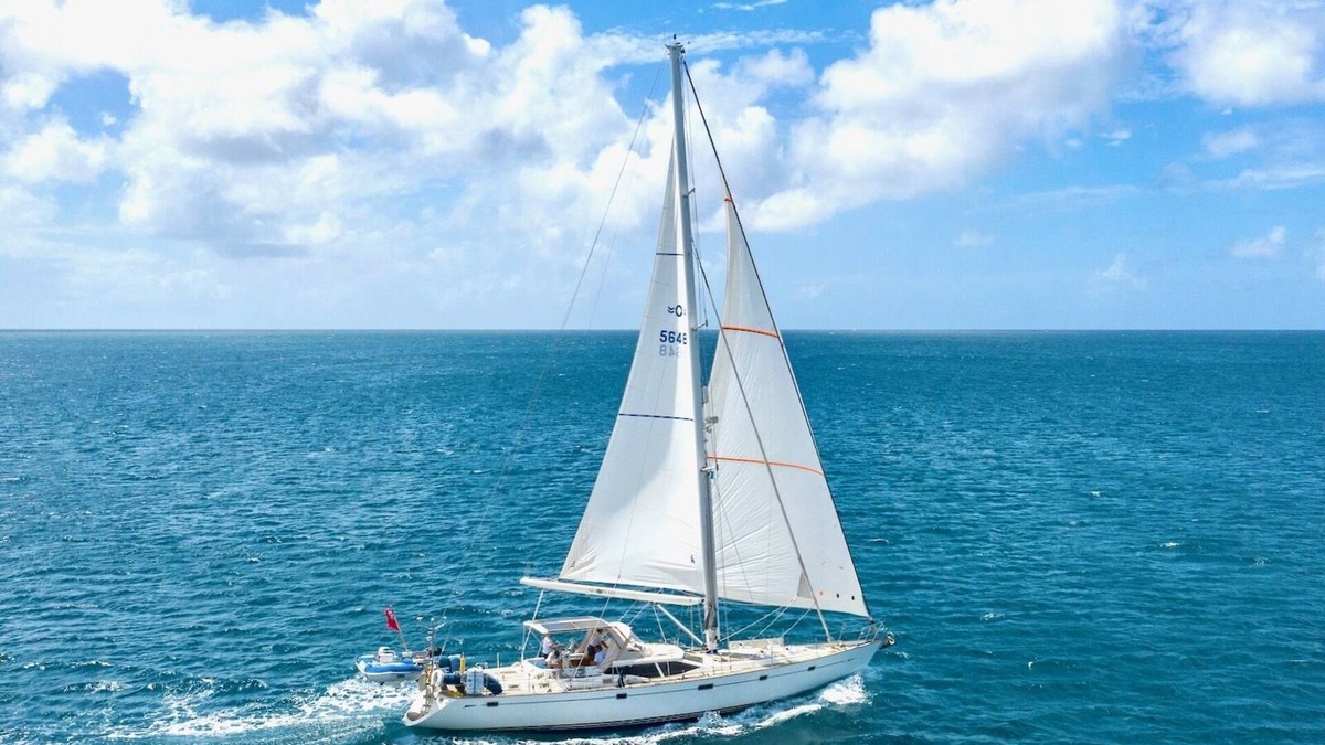 Great Mountain Boat Rental | Caribbean Cruising Lifestyle Luxury Yacht Charter