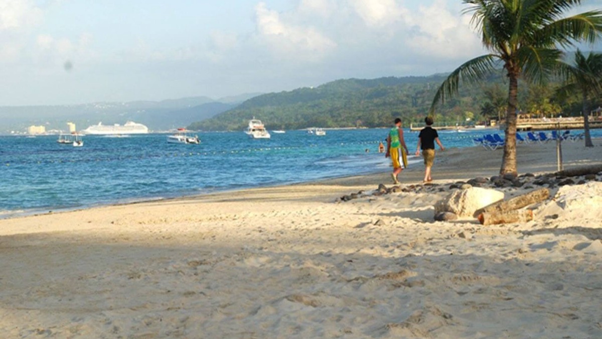 Mammee Bay Estates Villa | Caribbean Dawn - A Large family Villa With Access to a on-site Private Beach