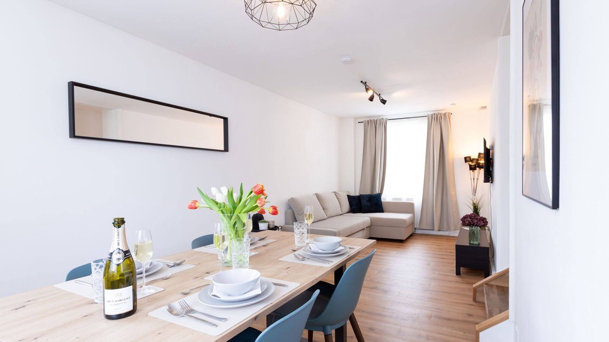 Bielefeld Apartment | Caricasa: Gemütliche Unterkunft für bis zu 6 Personen in Bielefeld