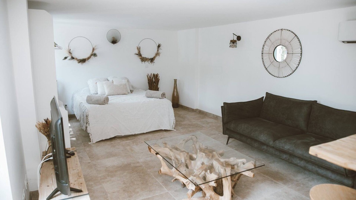 Saint-Laurent-d'Aigouze Apartment | Carignan - gîtes du mas des jeux