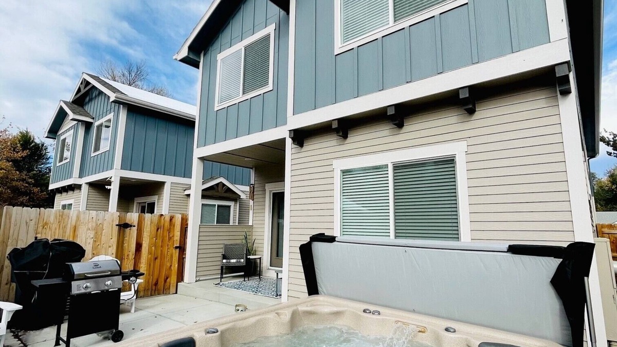 Loveland Condo | Carl's Nest ~ Downtown Loveland