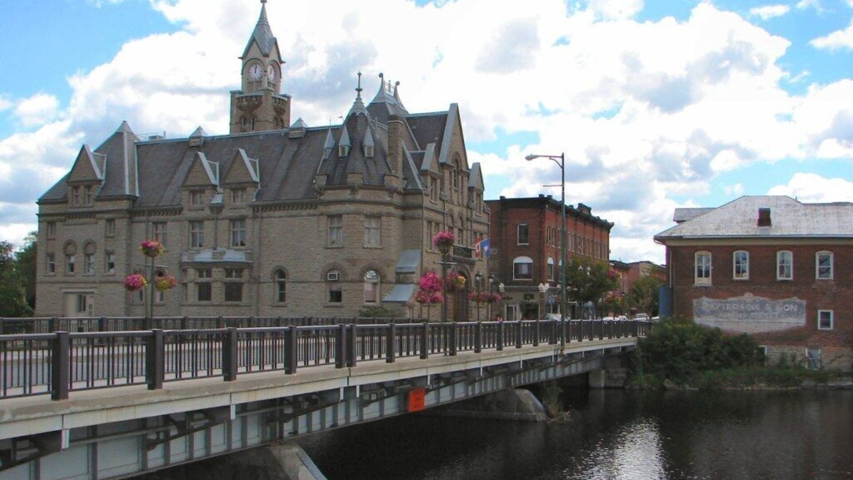 Carleton Place Apartment | Carleton Place Downtown Airbnb Apartment Retreat - Sleep Max 5