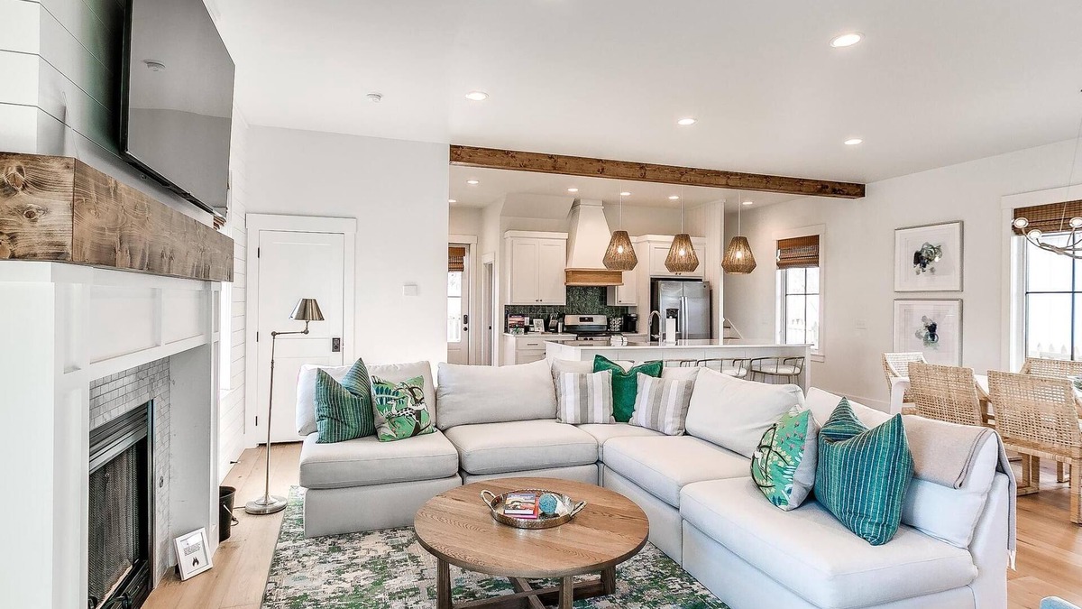 Eufaula House | Carlton Landing-Emerald Bay