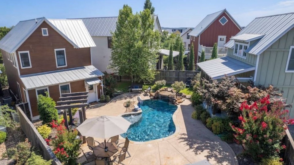 Eufaula House | Carlton Landing Home with Guest House & Private Pool