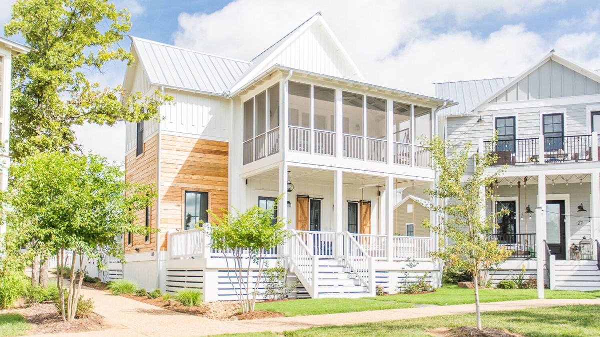 Eufaula Cottage | Carlton Landing-The Goondocks- Located on Redbud Park
