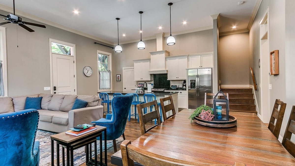 Carlton Landing House | Carlton Landing! Beautiful Townhouse just steps away from the water front.