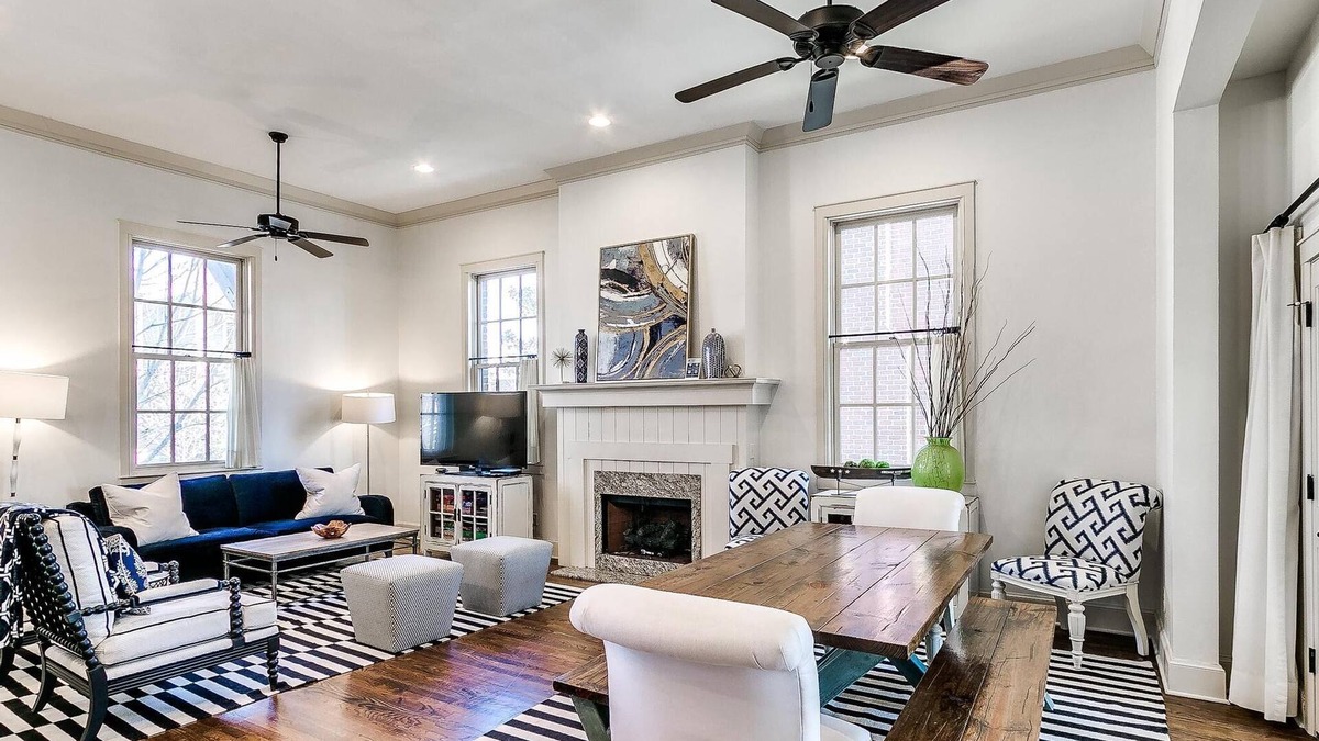 Carlton Landing House | Carlton Landing! Cozy getaway close to dock and town center!