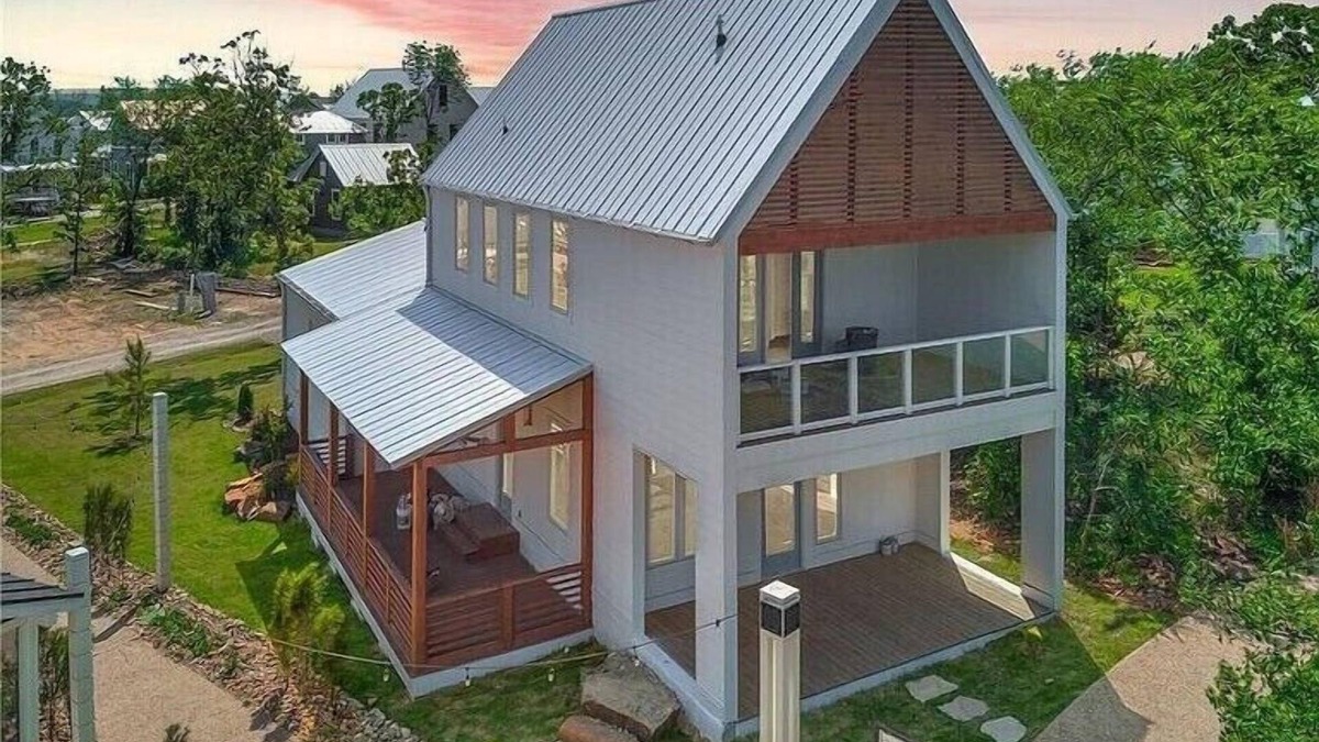 Eufaula House | Carlton Landing! Scandinavia style home on Pistache Park!