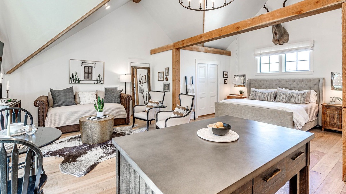Eufaula Apartment | Carlton Landing-Stones Throw