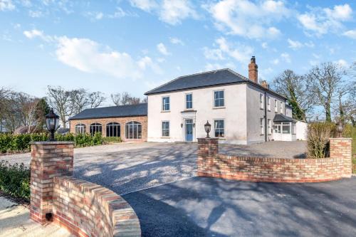 Mappleton House | Carlton Manor