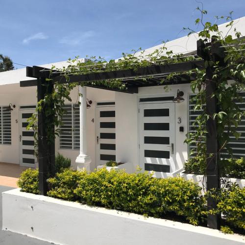 Pueblo Apartment | CARMELORIA III