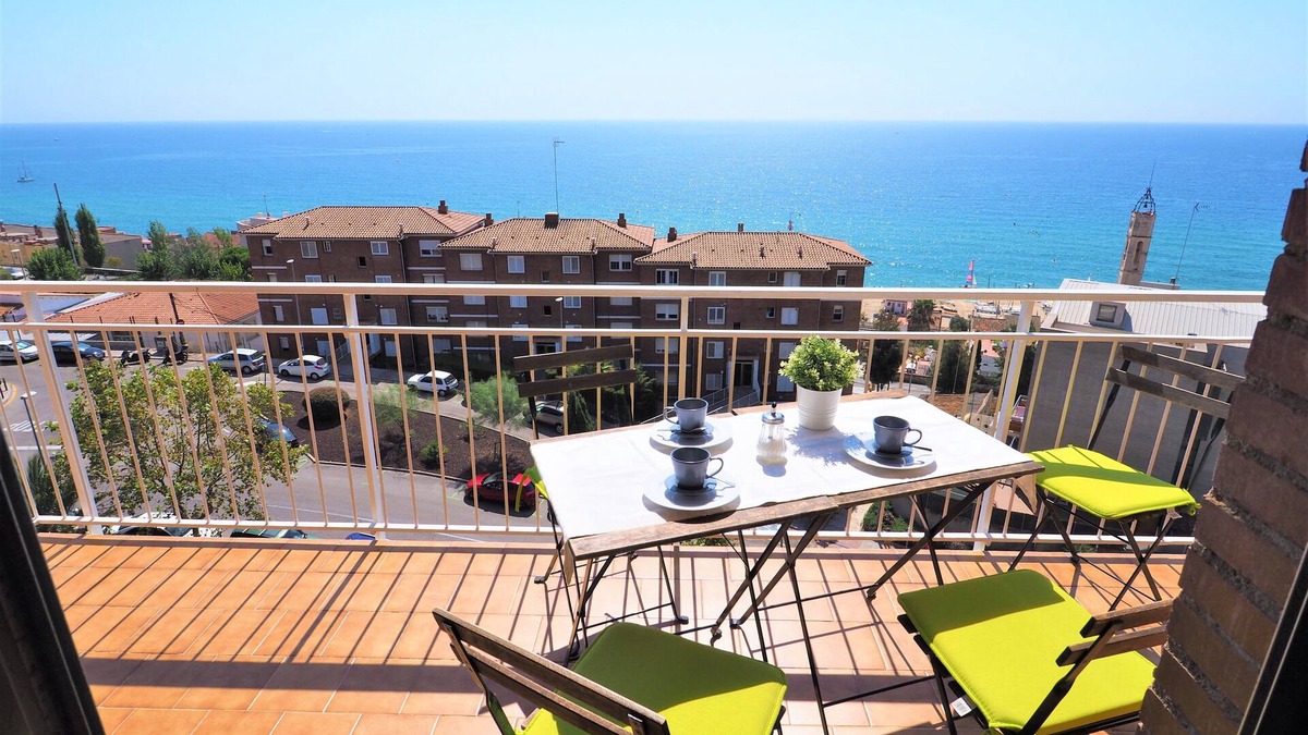 Montgat Apartment | "CARMEN SEAVIEW & BEACH": sea view, beach, balcony, parking, wifi, SAT-TV