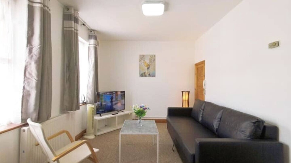 Wembley Central Apartment | Carnation flat A