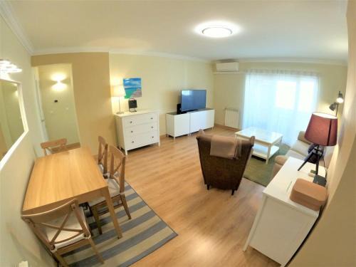 Linda-a-Velha Apartment | Carnaxide modern T1 apartment w balcony in Carnaxide Oeiras Lisbon
