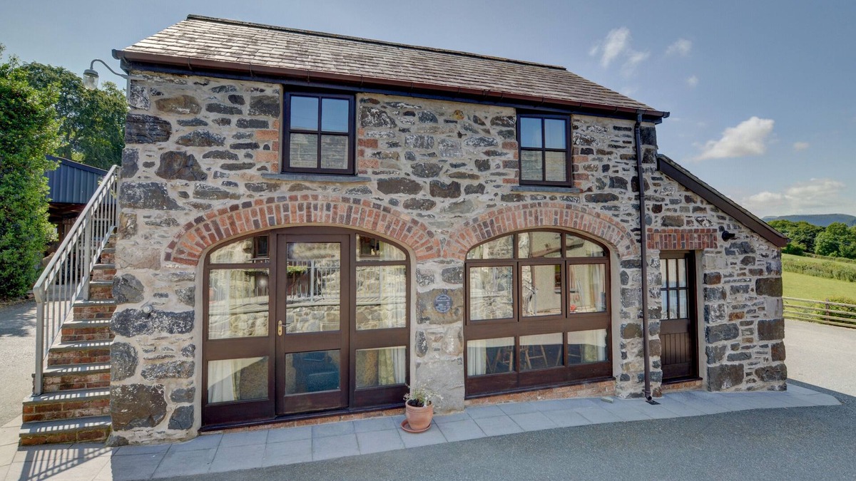Llanrwst House | Carnedd Dafydd - Two Bedroom House, Sleeps 4